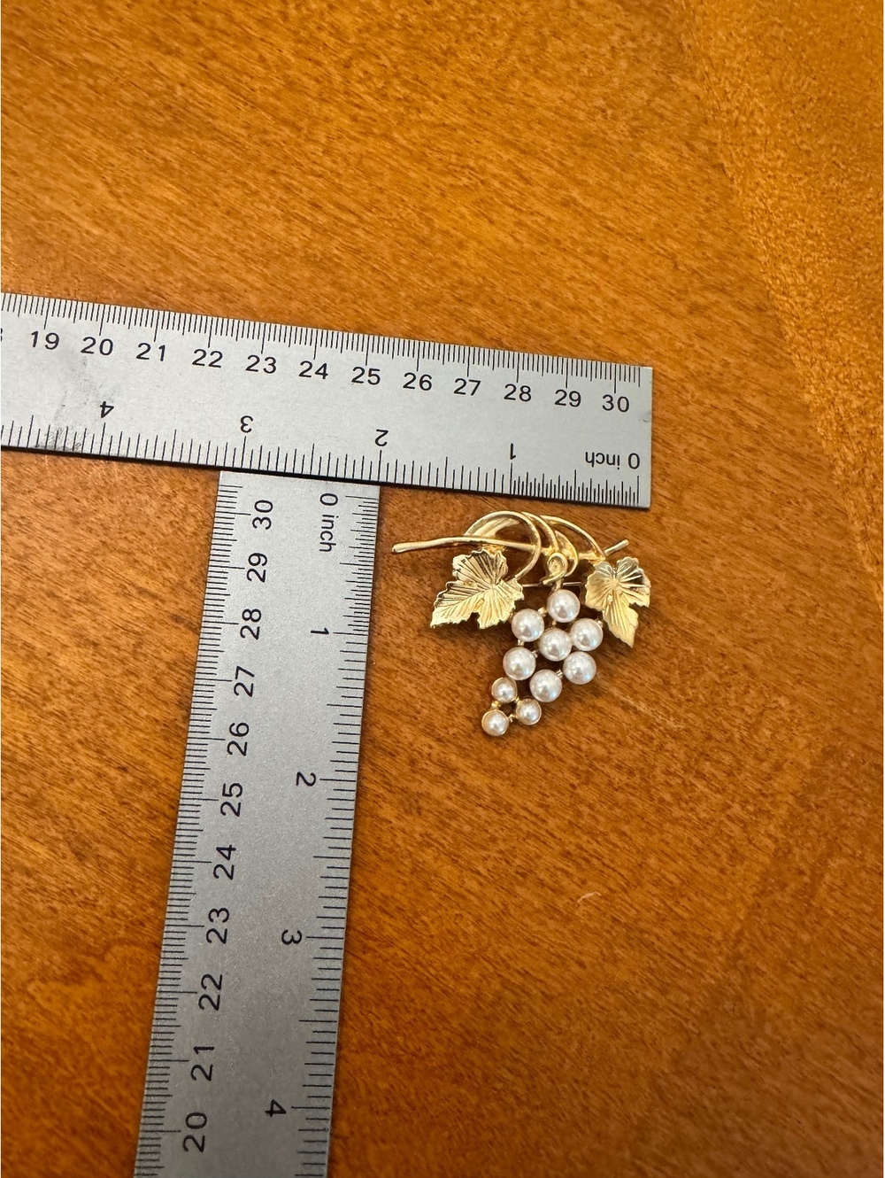 Vintage Gold Tone Grape Cluster Brooch with Faux Pearls 299 - Picture 3 of 3